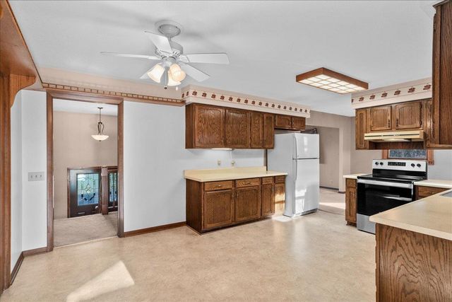 120 W 20TH STREET, Neillsville, WI 54456