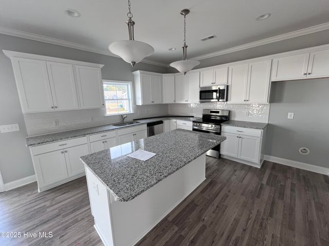 725 Peridot Court, Winterville, NC 28590