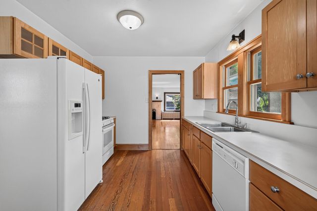 1051 Ottawa Avenue, West Saint Paul, MN 55118
