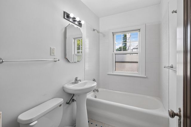 1051 Ottawa Avenue, West Saint Paul, MN 55118