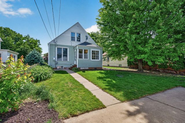 1051 Ottawa Avenue, West Saint Paul, MN 55118