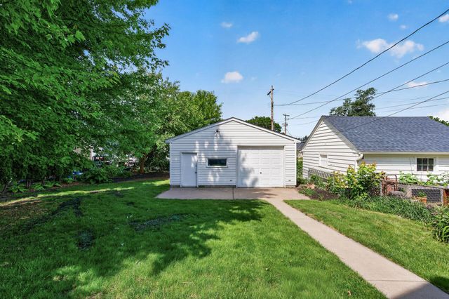 1051 Ottawa Avenue, West Saint Paul, MN 55118