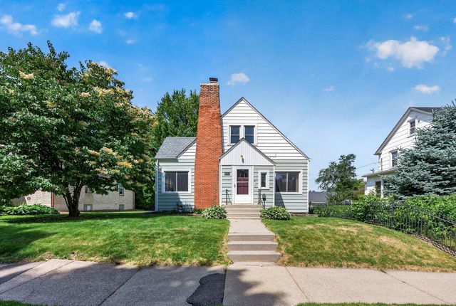 1051 Ottawa Avenue, West Saint Paul, MN 55118