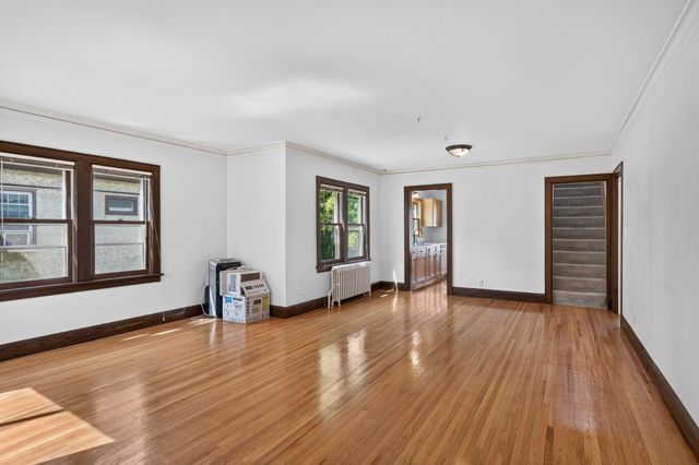 1051 Ottawa Avenue, West Saint Paul, MN 55118