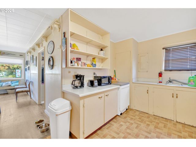 835 N HOLLADAY Dr, Seaside, OR 97138