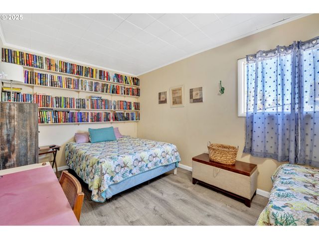 835 N HOLLADAY Dr, Seaside, OR 97138