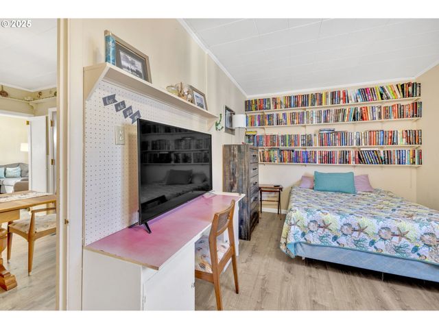 835 N HOLLADAY Dr, Seaside, OR 97138