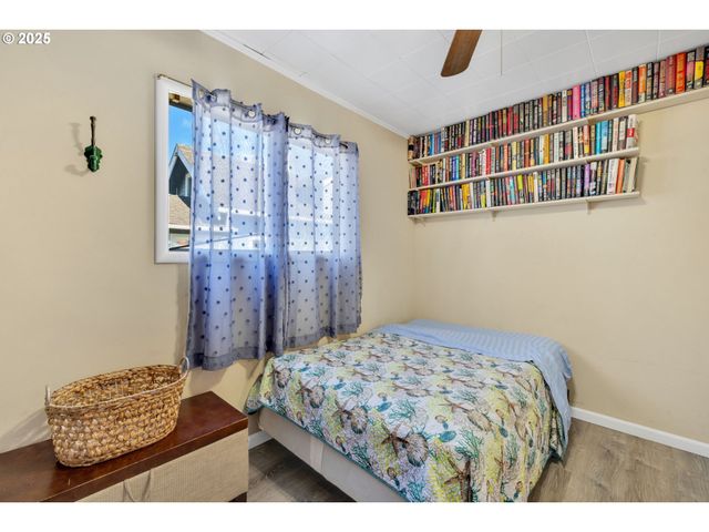 835 N HOLLADAY Dr, Seaside, OR 97138