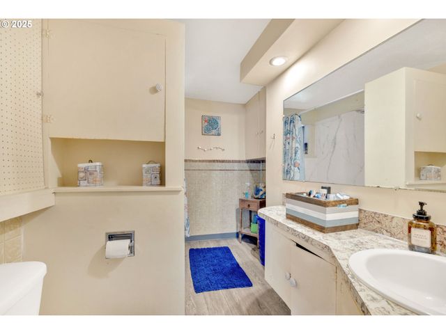 835 N HOLLADAY Dr, Seaside, OR 97138