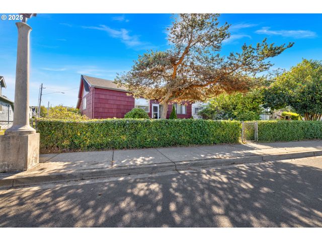 835 N HOLLADAY Dr, Seaside, OR 97138