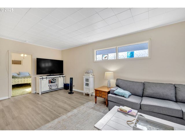 835 N HOLLADAY Dr, Seaside, OR 97138