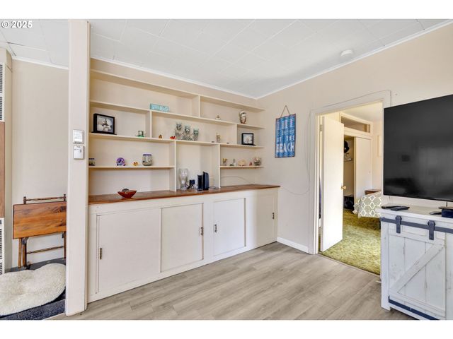 835 N HOLLADAY Dr, Seaside, OR 97138