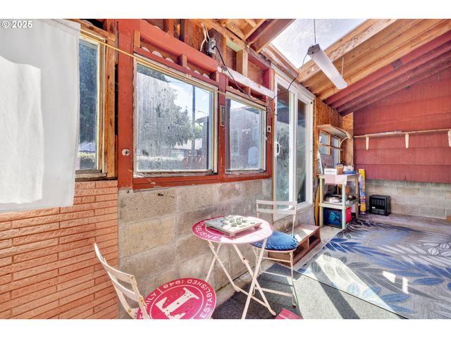 835 N HOLLADAY Dr, Seaside, OR 97138