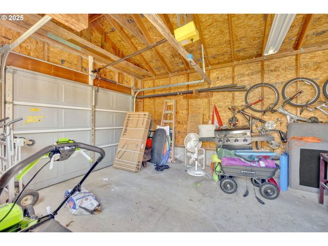 835 N HOLLADAY Dr, Seaside, OR 97138