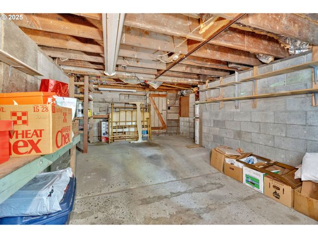 835 N HOLLADAY Dr, Seaside, OR 97138