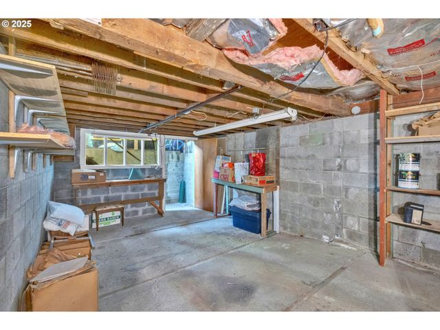 835 N HOLLADAY Dr, Seaside, OR 97138