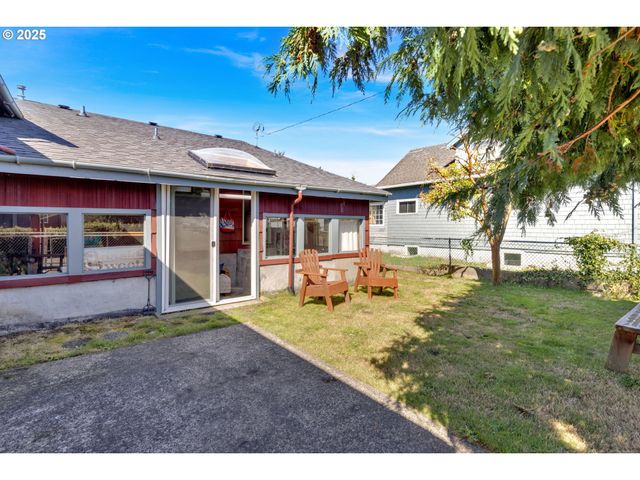 835 N HOLLADAY Dr, Seaside, OR 97138