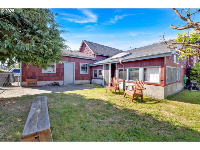 835 N HOLLADAY Dr, Seaside, OR 97138