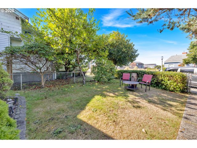 835 N HOLLADAY Dr, Seaside, OR 97138