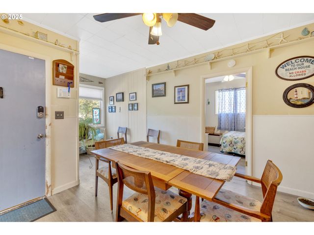 835 N HOLLADAY Dr, Seaside, OR 97138