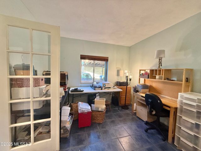 8110 E Rivenoak Circle, Tucson, AZ 85715