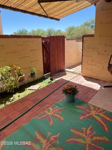 8110 E Rivenoak Circle, Tucson, AZ 85715