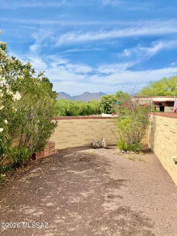 8110 E Rivenoak Circle, Tucson, AZ 85715