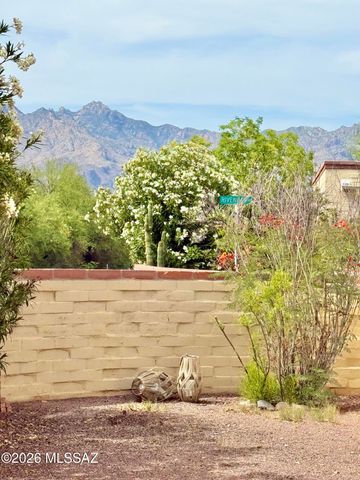 8110 E Rivenoak Circle, Tucson, AZ 85715
