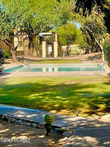 8110 E Rivenoak Circle, Tucson, AZ 85715