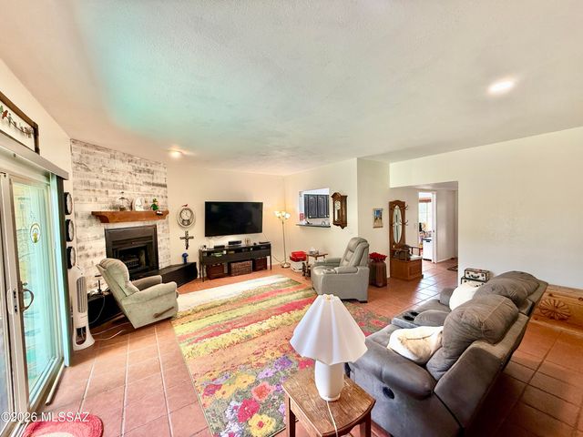 8110 E Rivenoak Circle, Tucson, AZ 85715