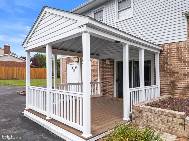 30 STARDUST DR, Newark, DE 19702