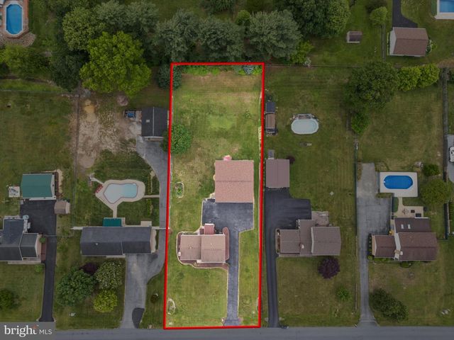 30 STARDUST DR, Newark, DE 19702