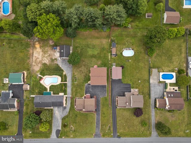 30 STARDUST DR, Newark, DE 19702