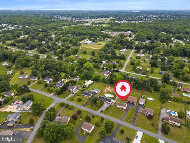 30 STARDUST DR, Newark, DE 19702