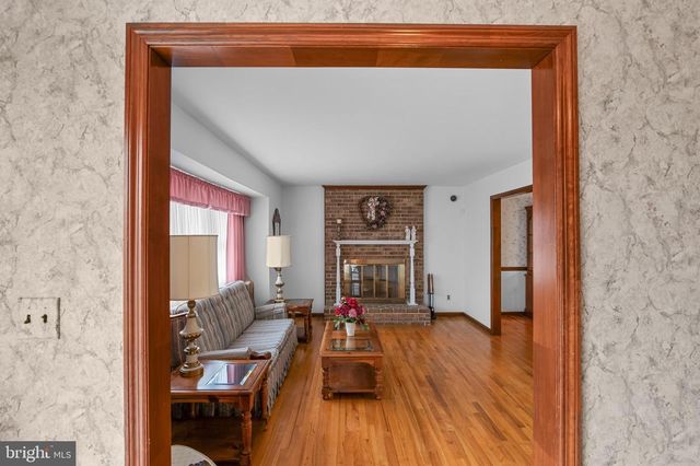30 STARDUST DR, Newark, DE 19702