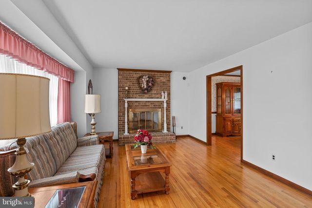 30 STARDUST DR, Newark, DE 19702