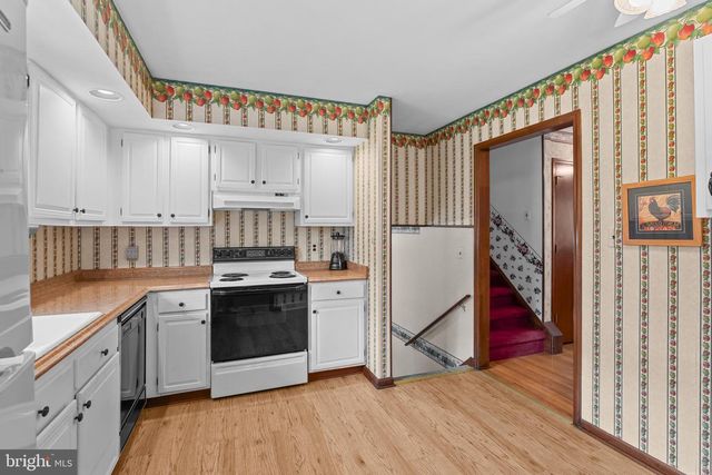 30 STARDUST DR, Newark, DE 19702
