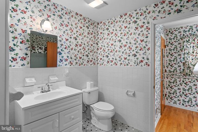 30 STARDUST DR, Newark, DE 19702