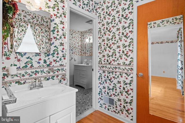 30 STARDUST DR, Newark, DE 19702