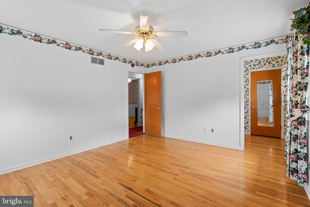 30 STARDUST DR, Newark, DE 19702