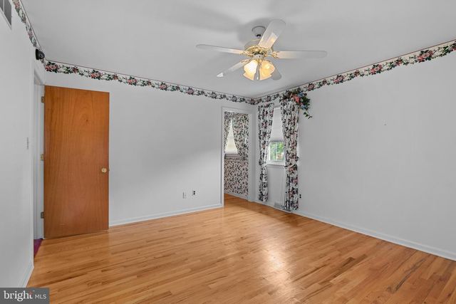 30 STARDUST DR, Newark, DE 19702