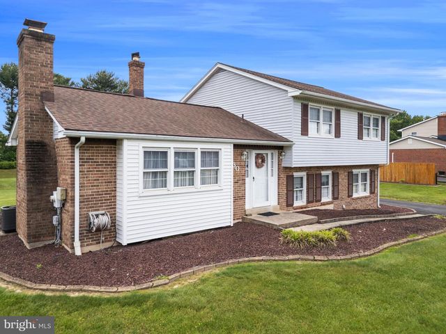 30 STARDUST DR, Newark, DE 19702