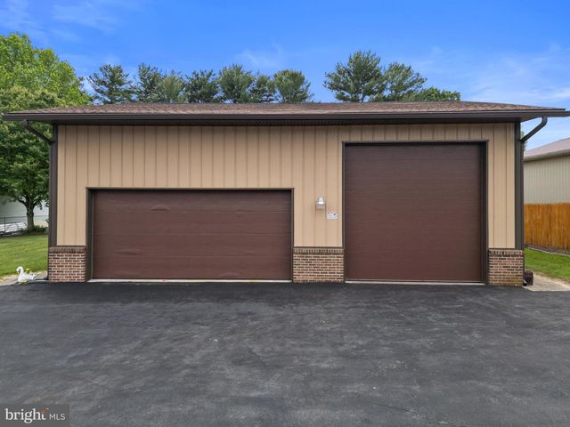 30 STARDUST DR, Newark, DE 19702