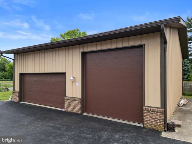 30 STARDUST DR, Newark, DE 19702