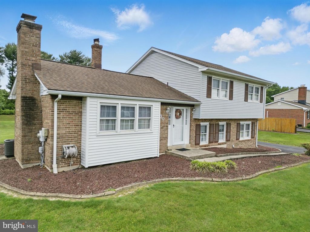 30 STARDUST DR, Newark, DE 19702