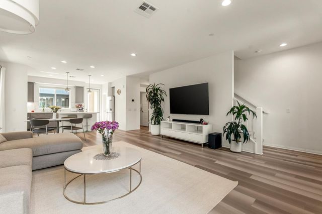 157 Steely, Irvine, CA 92614