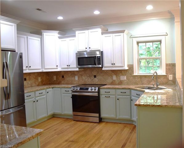 5338 Mckinney Court, Walkertown, NC 27051