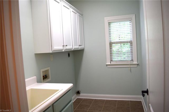 5338 Mckinney Court, Walkertown, NC 27051