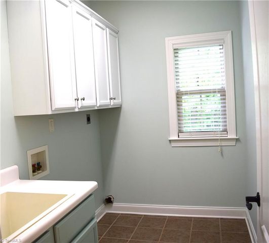 5338 Mckinney Court, Walkertown, NC 27051