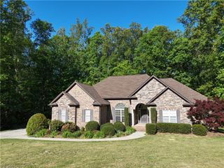 5338 Mckinney Court, Walkertown, NC 27051